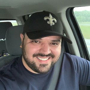 Meet your Posher, Carlos